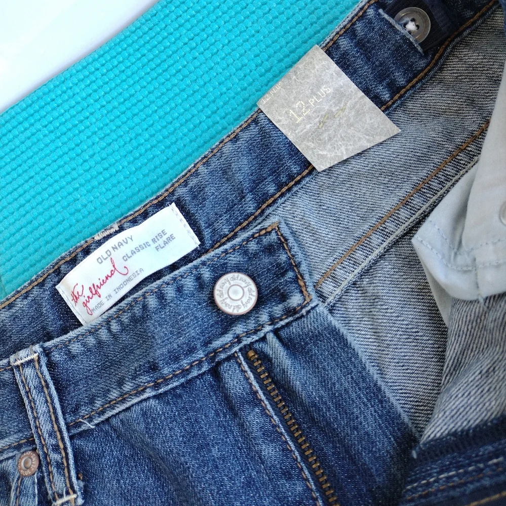 NWT Old Navy Junior Girlfriend Classic Rise Flare Jeans - Adj Waist - 12 Plus
